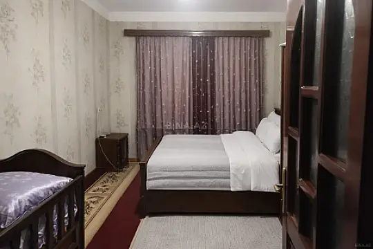 Satılır 5 otaqlı mənzil 120 m²