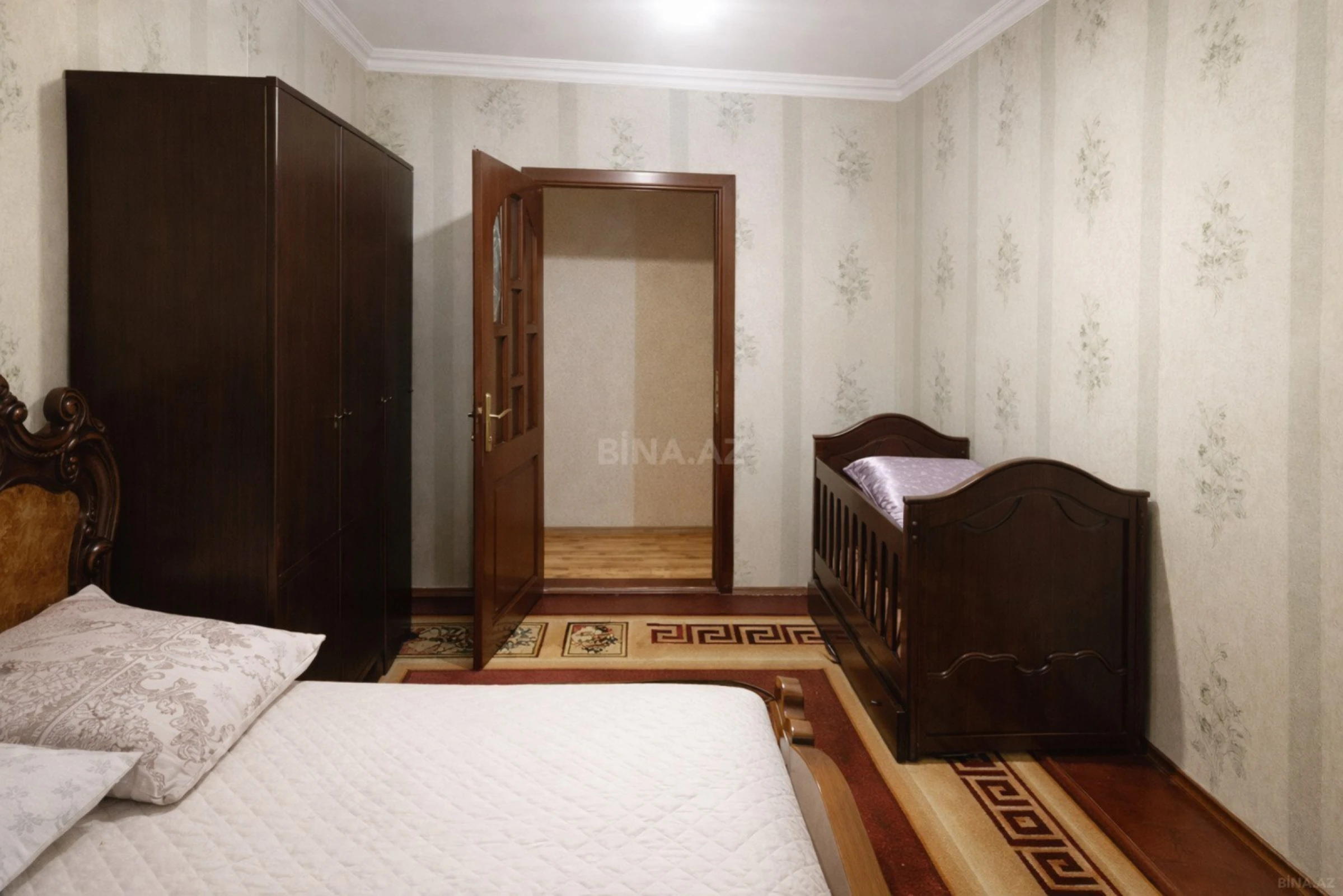 Satılır 5 otaqlı mənzil 120 m²
