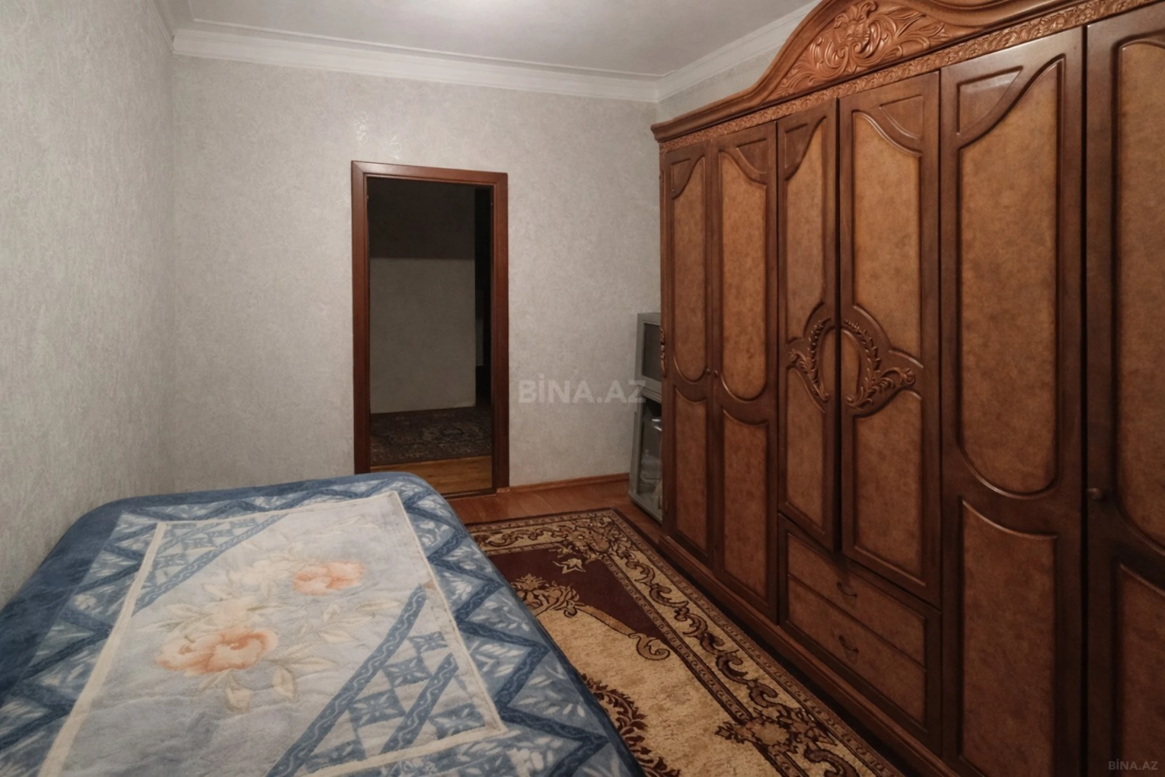 Satılır 5 otaqlı mənzil 120 m²