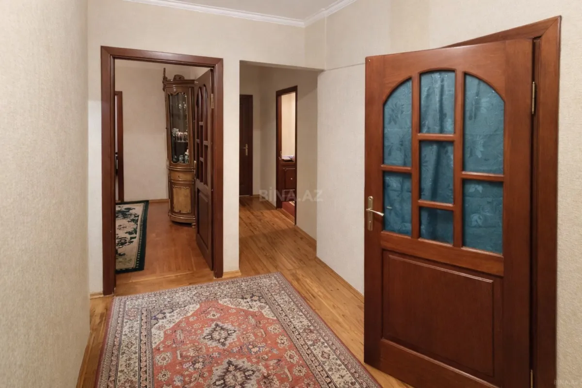 Satılır 5 otaqlı mənzil 120 m²