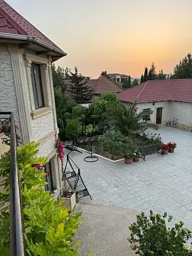 Kirayə verilir 6 otaqlı həyət evi 360 m²