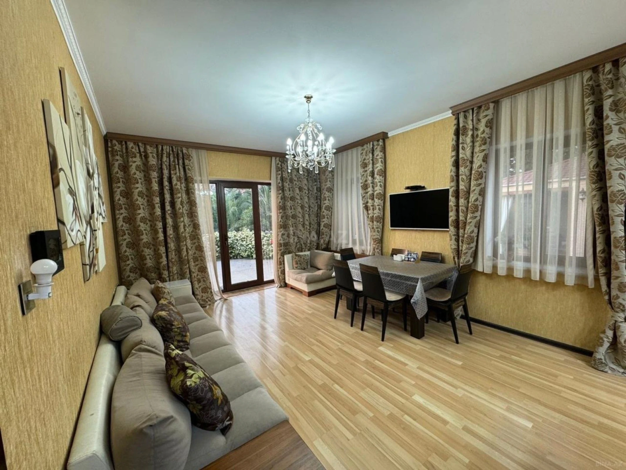 Kirayə verilir 6 otaqlı həyət evi 360 m²
