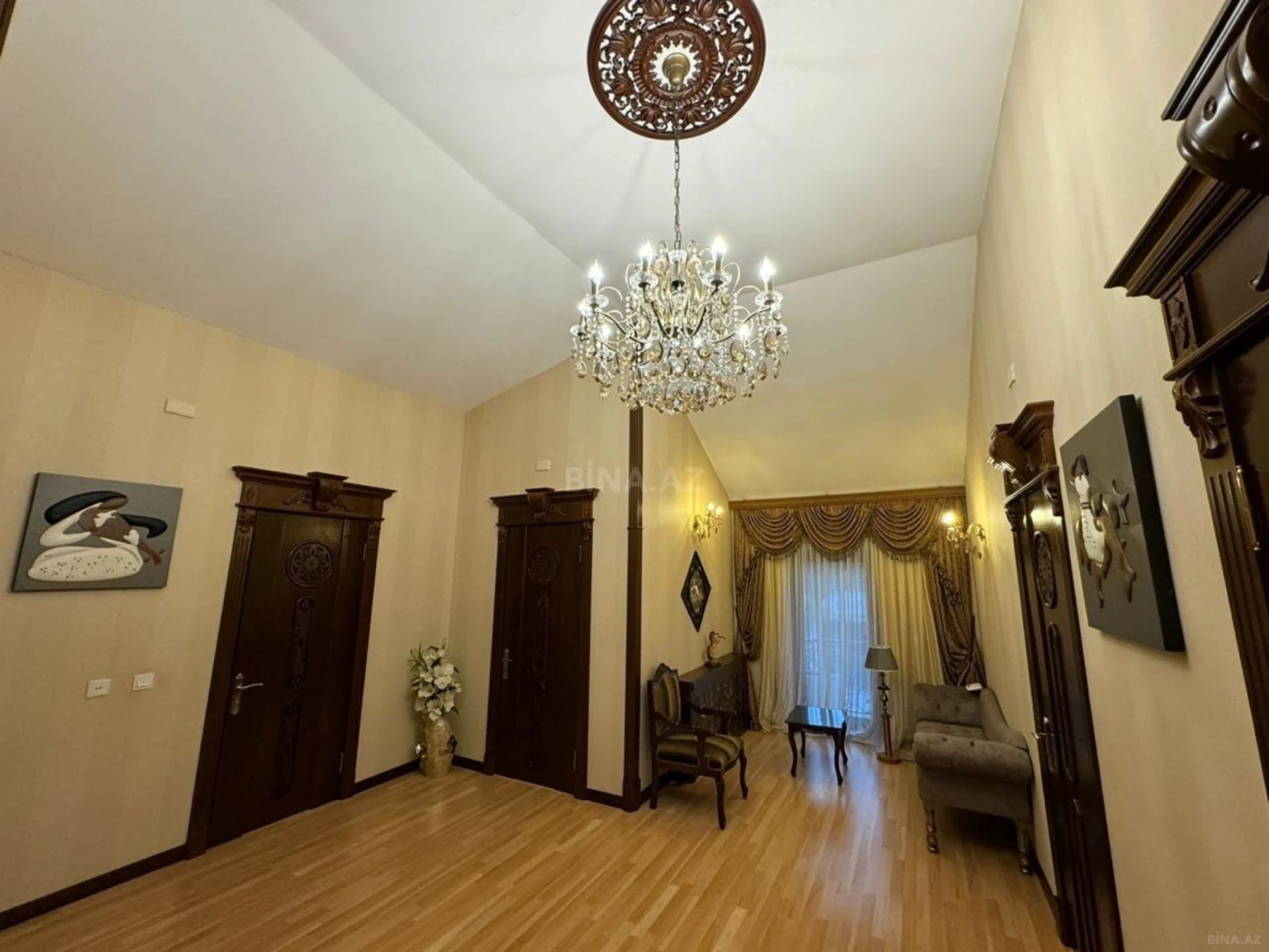 Kirayə verilir 6 otaqlı həyət evi 360 m²