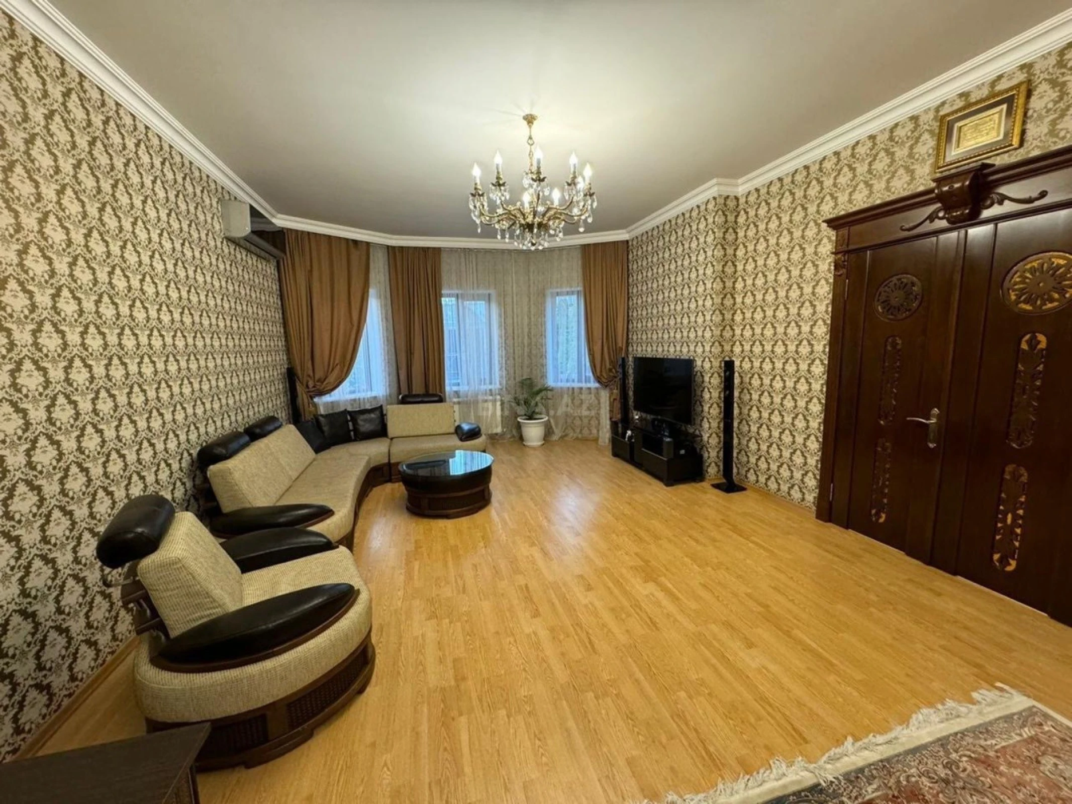 Kirayə verilir 6 otaqlı həyət evi 360 m²