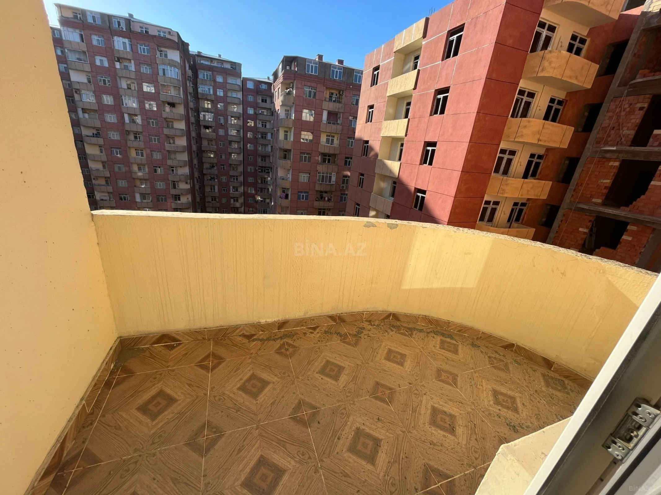 Satılır 3 otaqlı mənzil 120 m²