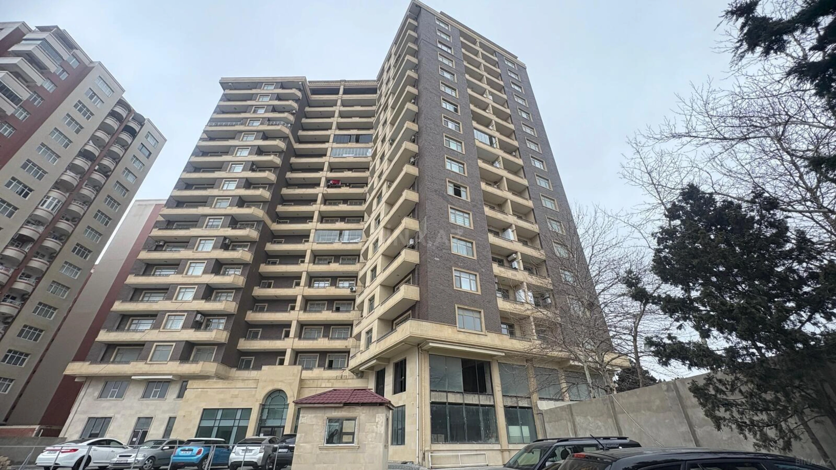 Satılır 3 otaqlı mənzil 155 m²