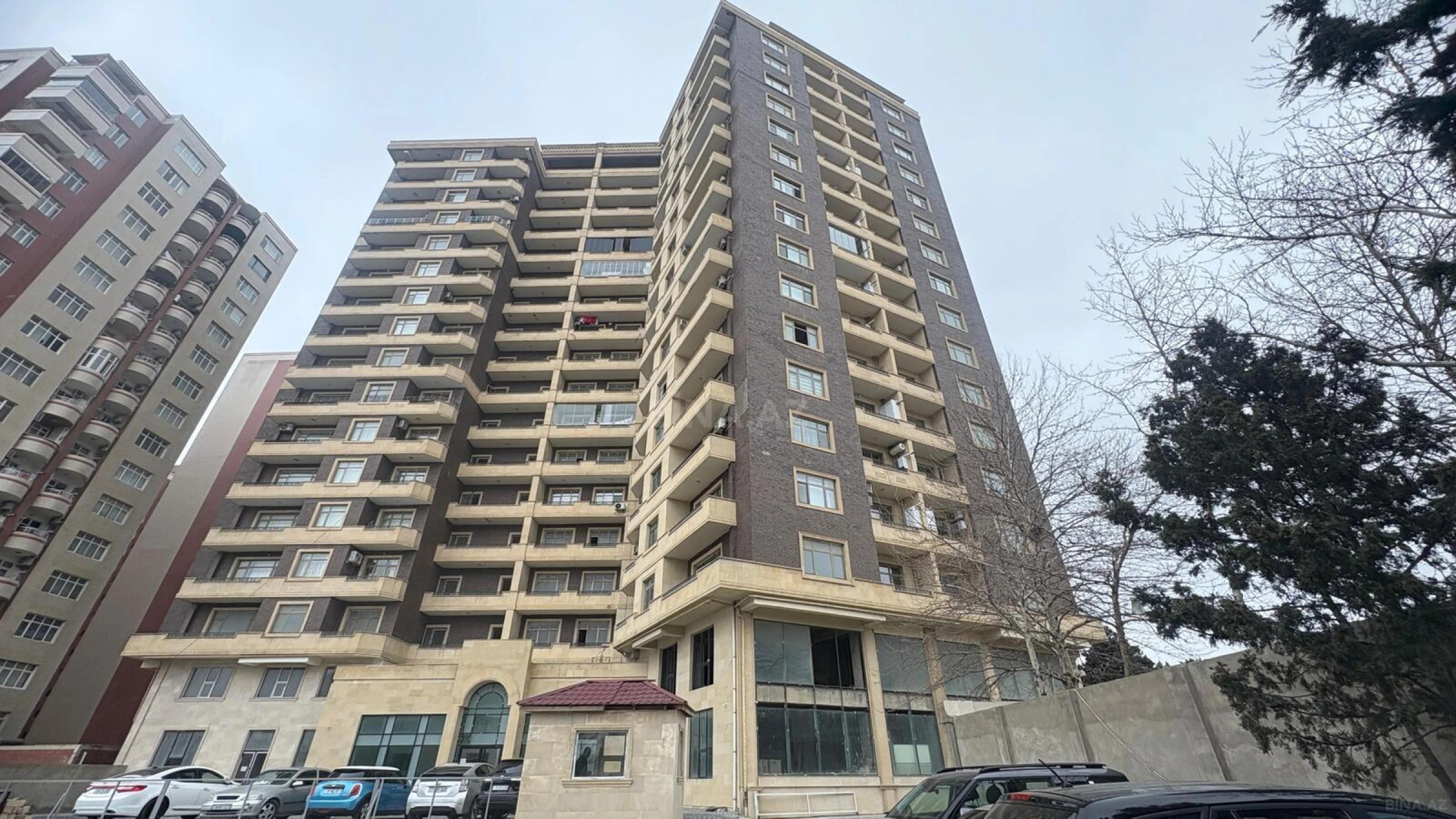 Satılır 3 otaqlı mənzil 155 m²