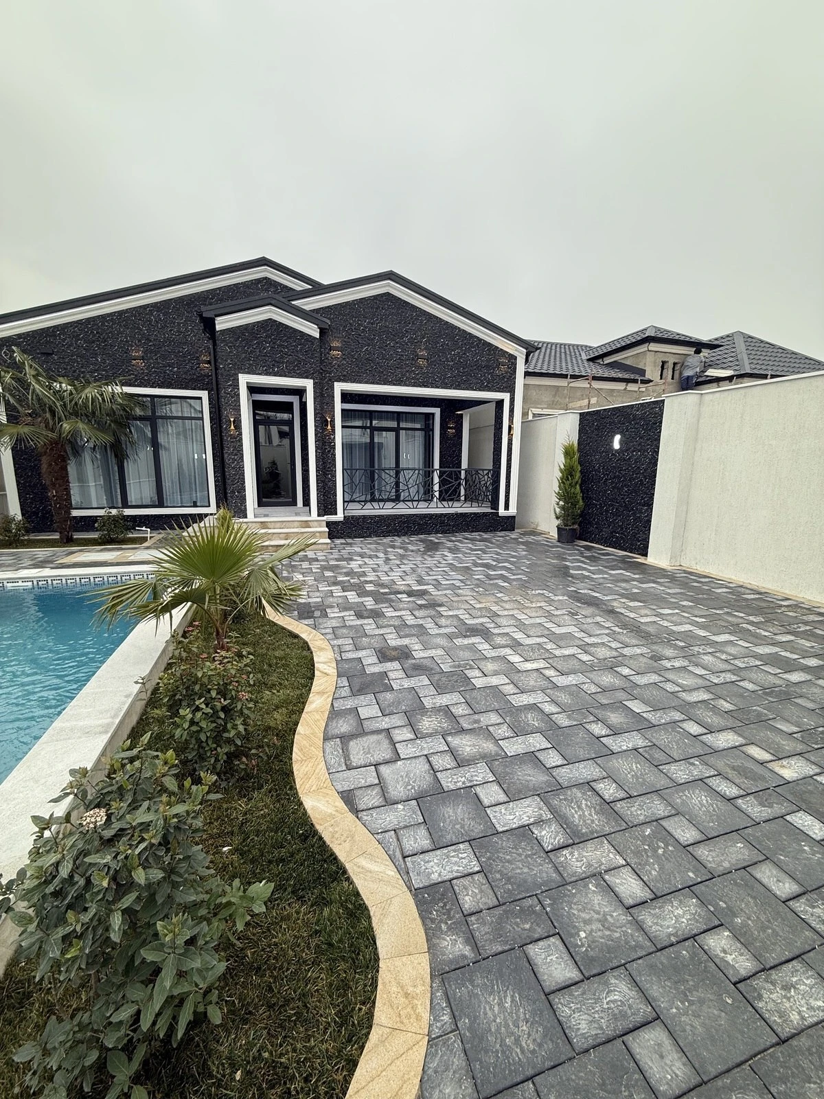 Satılır 4 otaqlı həyət evi 150 m²