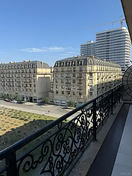 Satılır 2 otaqlı mənzil 97 m²