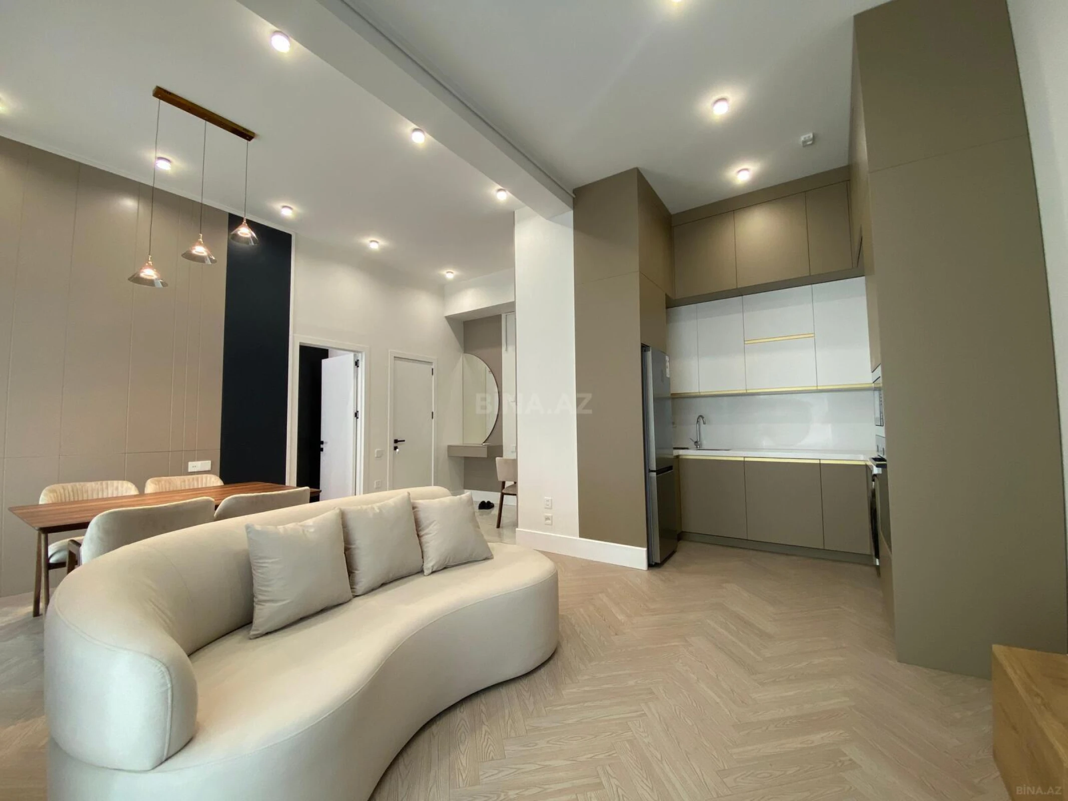 Kirayə verilir 2 otaqlı mənzil 63 m²