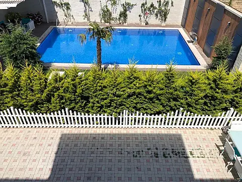 Kirayə verilir 6 otaqlı həyət evi 320 m²