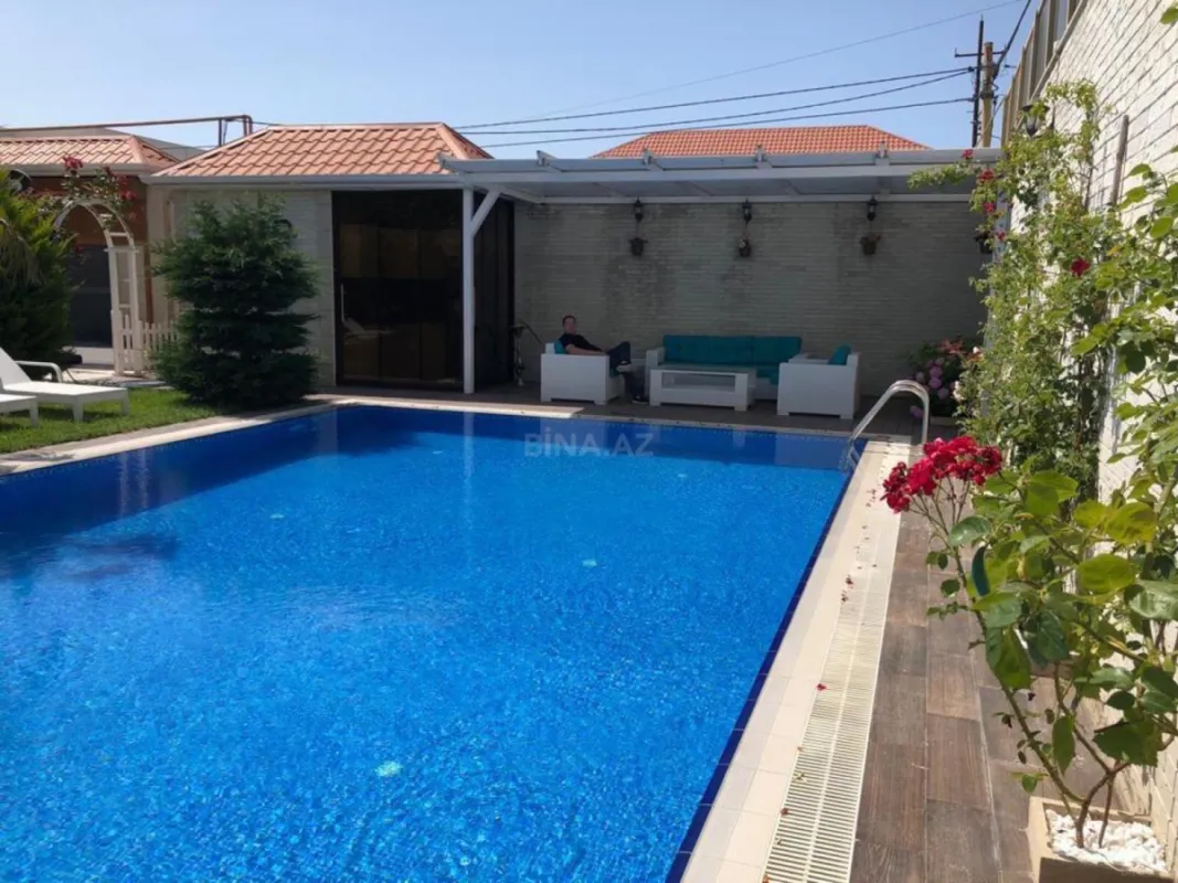 Kirayə verilir 6 otaqlı həyət evi 320 m²