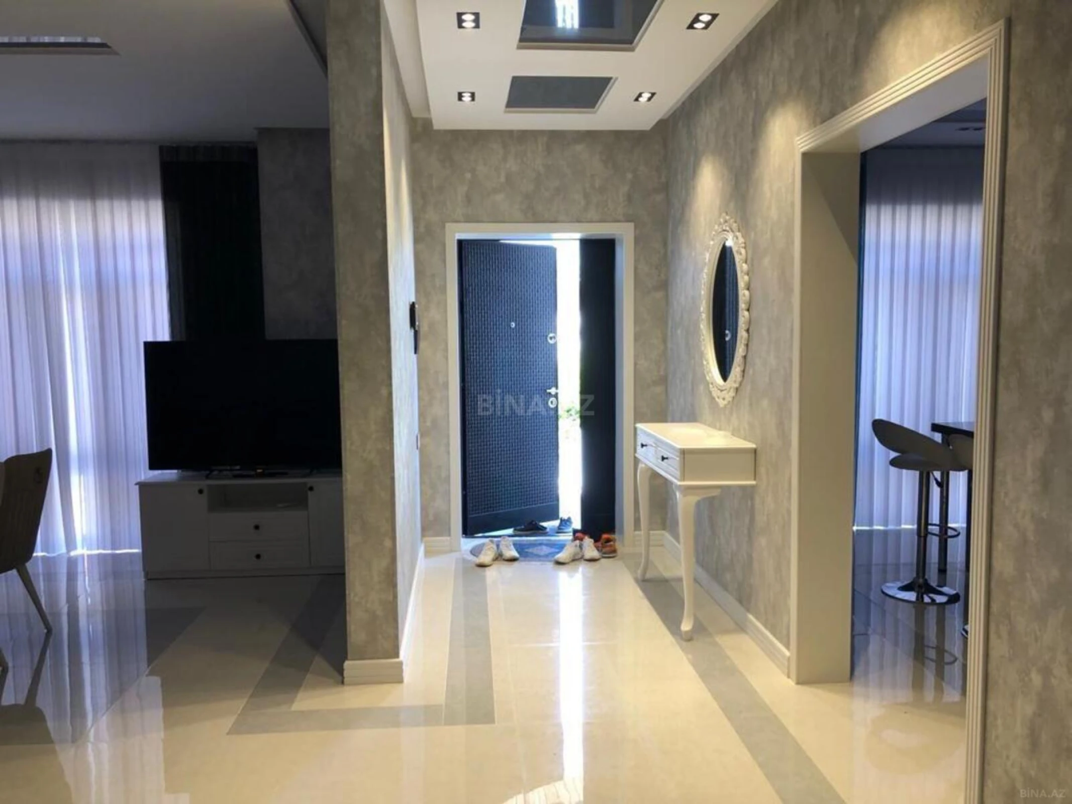 Kirayə verilir 6 otaqlı həyət evi 320 m²