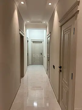 Satılır 4 otaqlı mənzil 200 m²