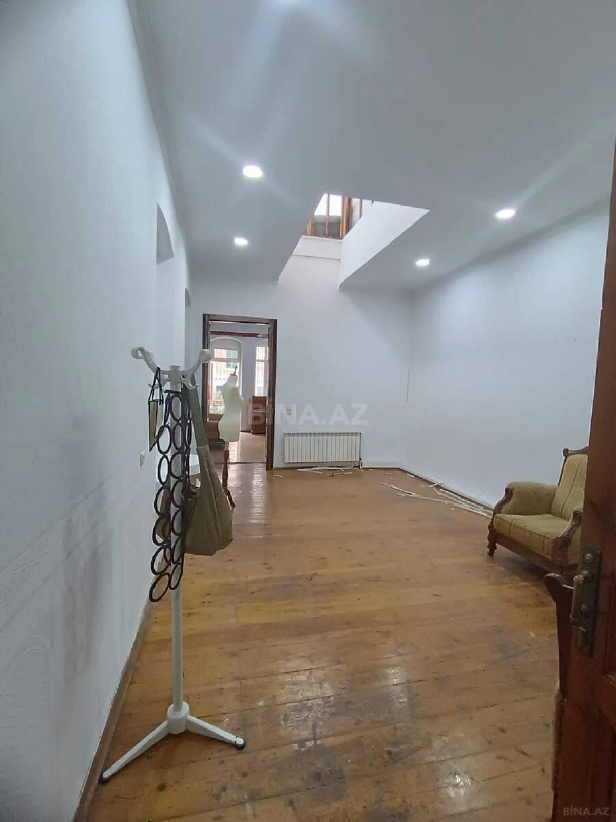 Kirayə verilir 4 otaqlı mənzil 120 m²