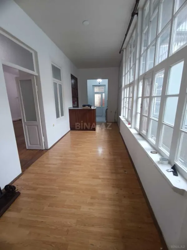 Kirayə verilir 4 otaqlı mənzil 120 m²