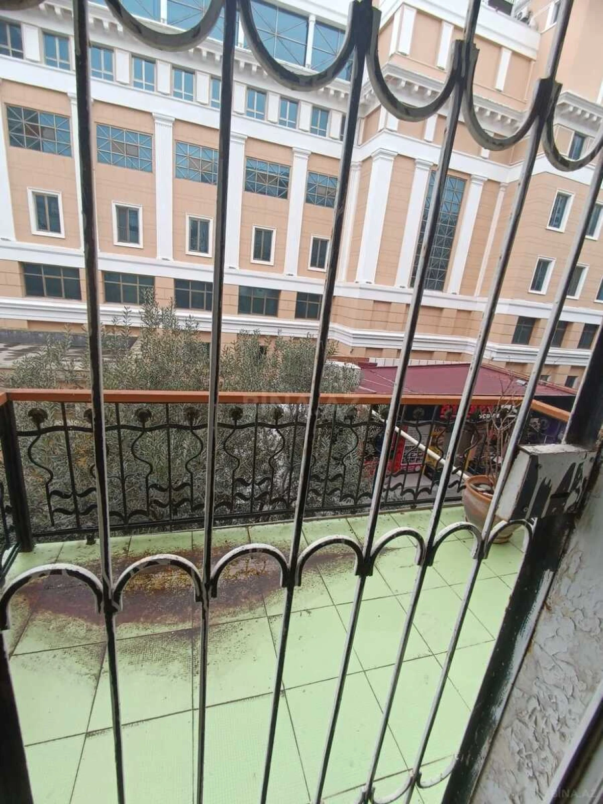 Kirayə verilir 4 otaqlı mənzil 120 m²