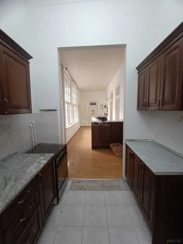 Kirayə verilir 4 otaqlı mənzil 120 m²