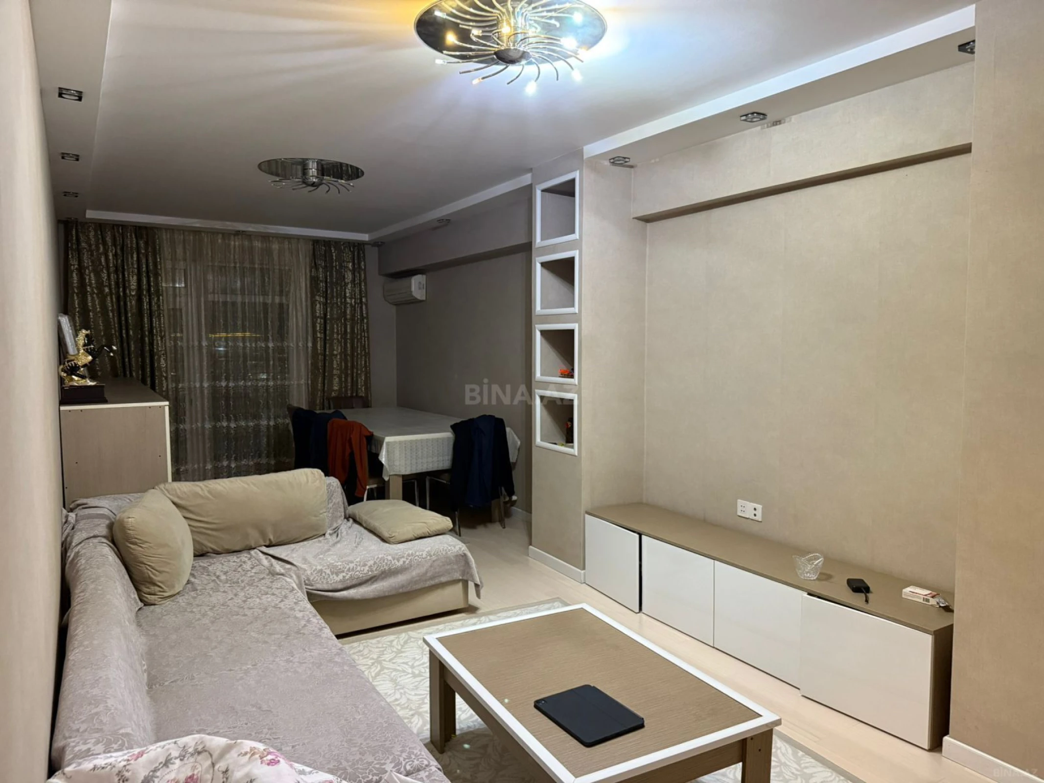 Kirayə verilir 3 otaqlı mənzil 140 m²