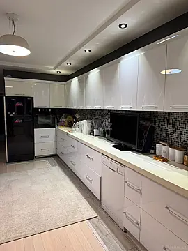 Kirayə verilir 3 otaqlı mənzil 140 m²