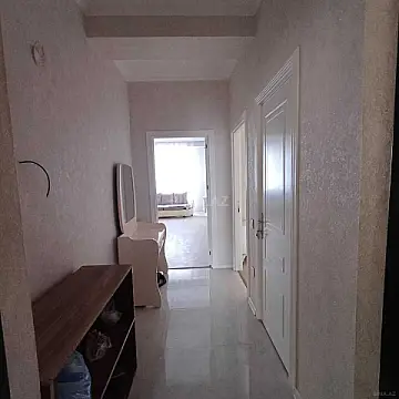 Kirayə verilir 2 otaqlı mənzil 66 m²