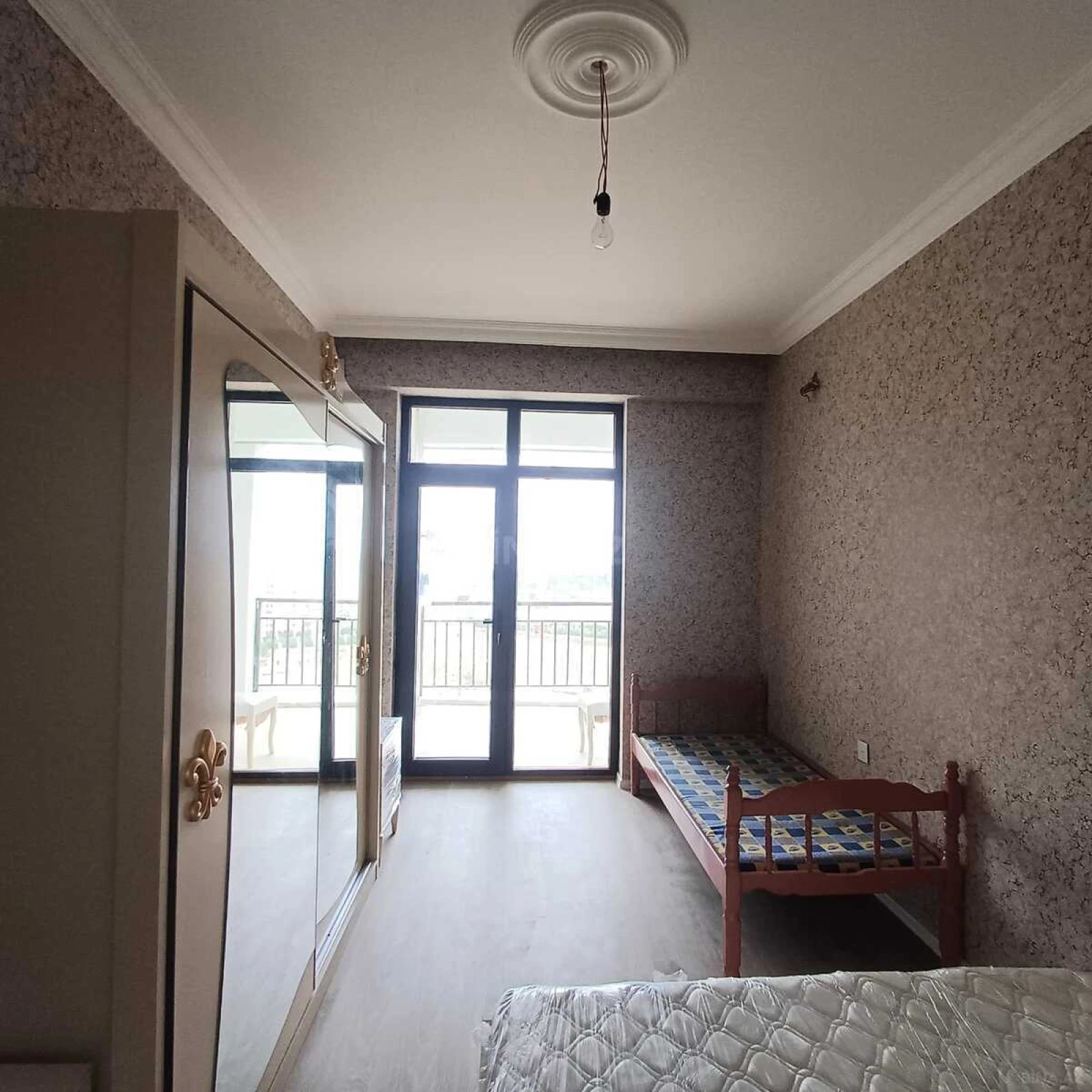 Kirayə verilir 2 otaqlı mənzil 66 m²
