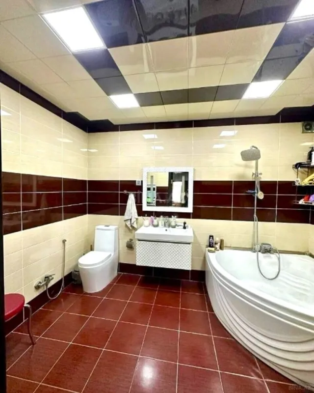 Satılır 4 otaqlı mənzil 165 m²