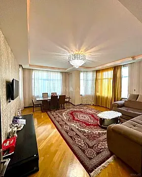 Satılır 4 otaqlı mənzil 165 m² — Bakı, 8-ci kilometr 4 otaq 165.00 m²