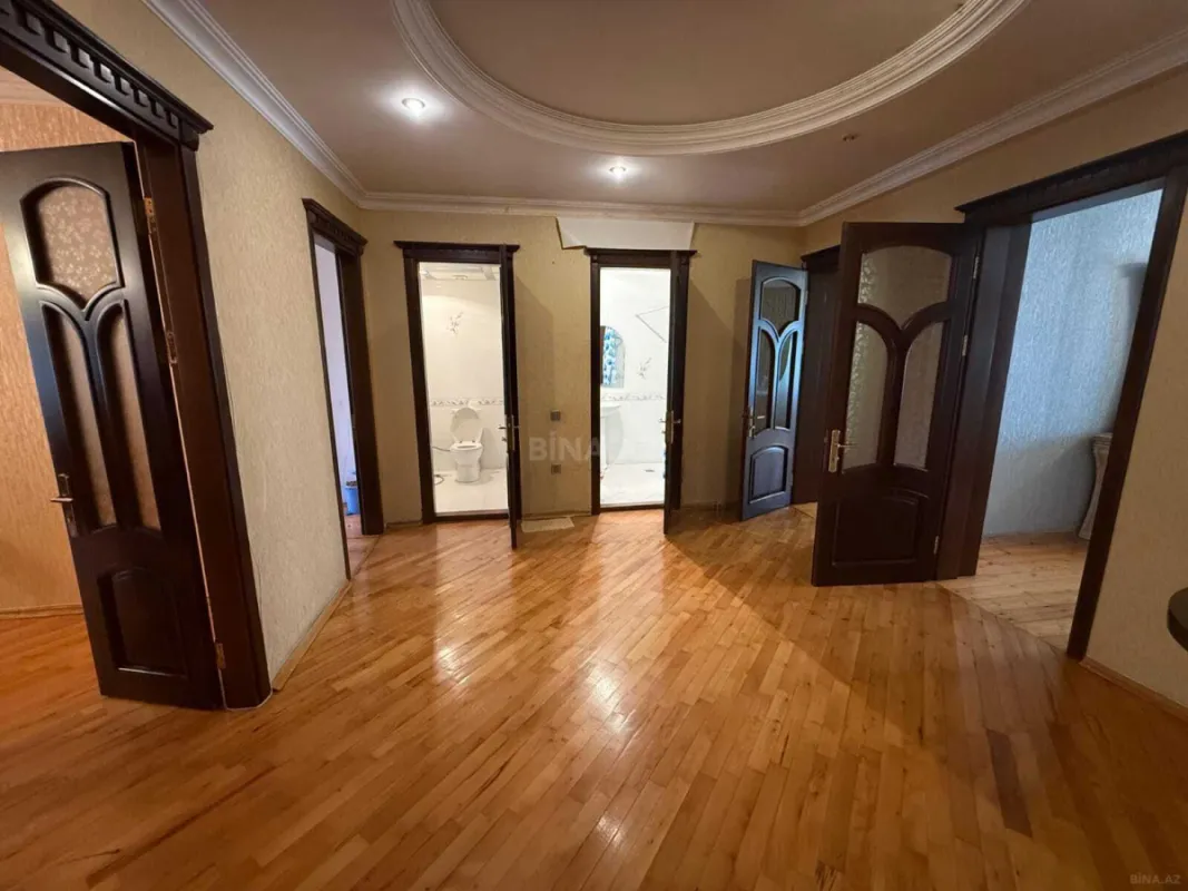 Satılır 3 otaqlı mənzil 130 m²
