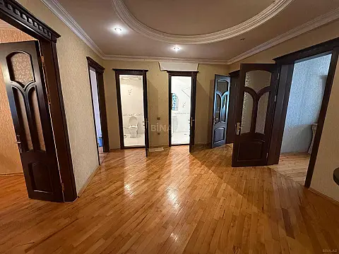 Satılır 3 otaqlı mənzil 130 m²