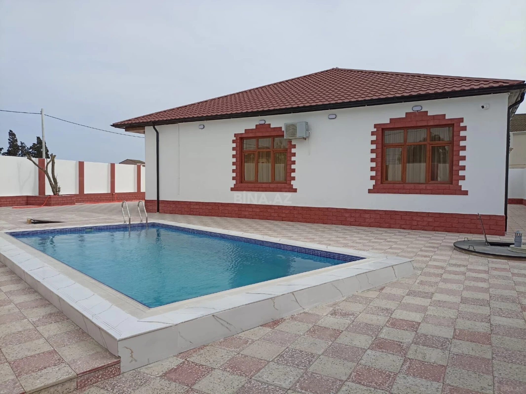 Kirayə verilir 4 otaqlı həyət evi 220 m²