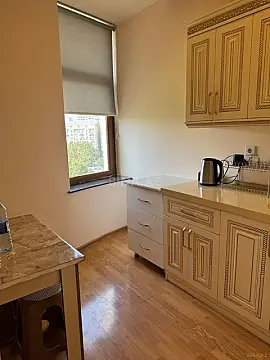 Kirayə verilir 5 otaqlı ofis 220 m²