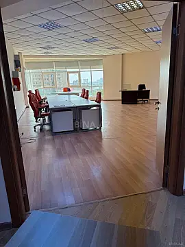 Kirayə verilir 5 otaqlı ofis 220 m²