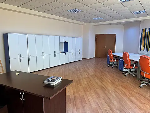 Kirayə verilir 5 otaqlı ofis 220 m²