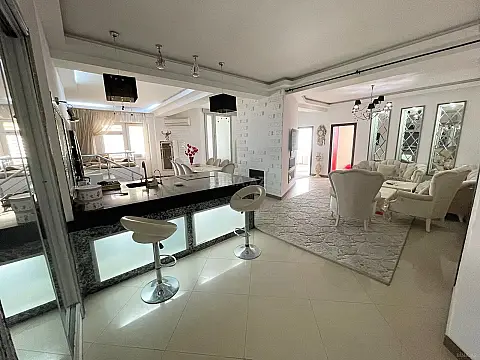 Kirayə verilir 3 otaqlı mənzil 137 m²