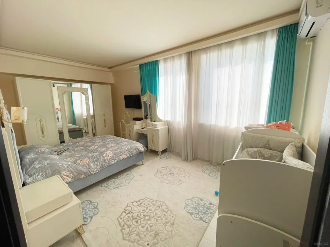 Kirayə verilir 3 otaqlı mənzil 137 m²