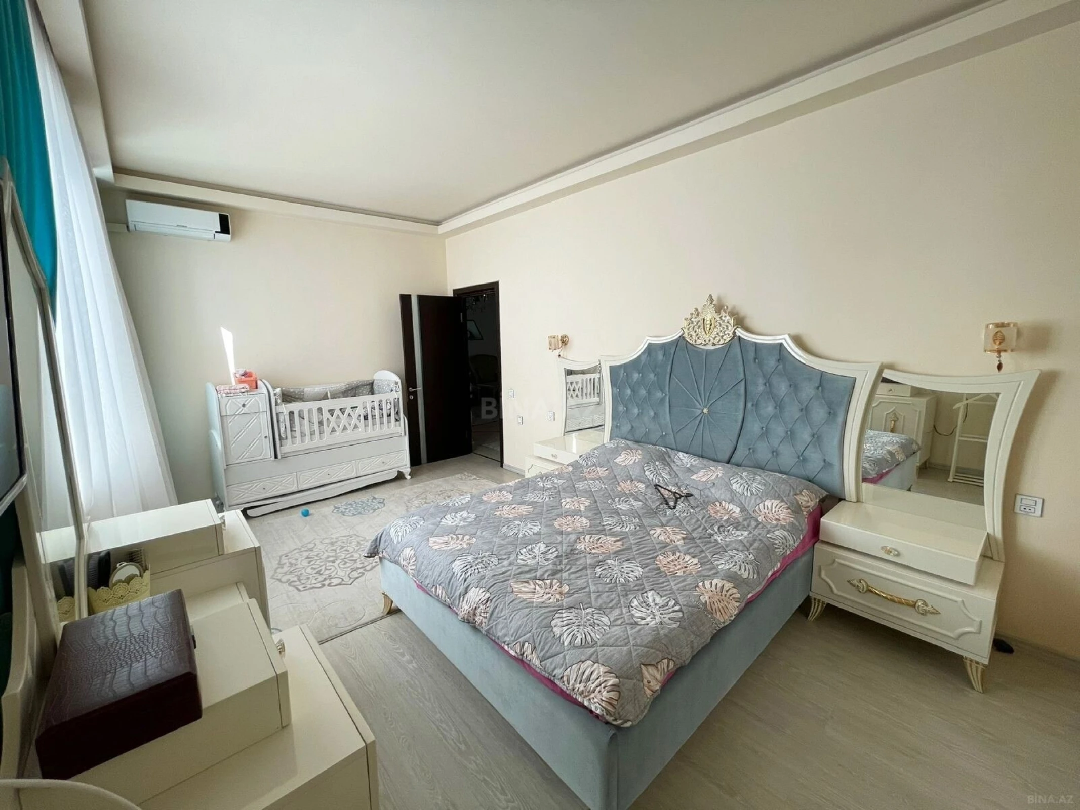 Kirayə verilir 3 otaqlı mənzil 137 m²