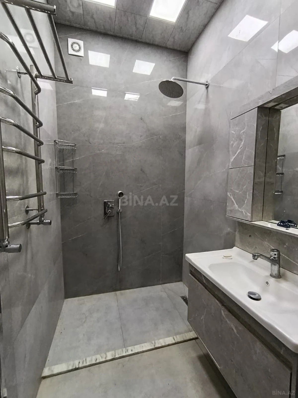 Satılır 3 otaqlı mənzil 78 m²