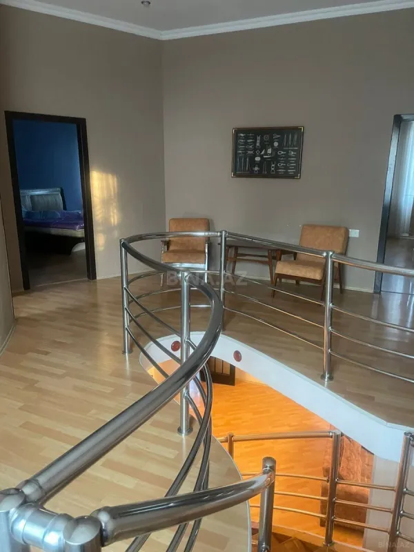 Satılır 6 otaqlı həyət evi 202 m²