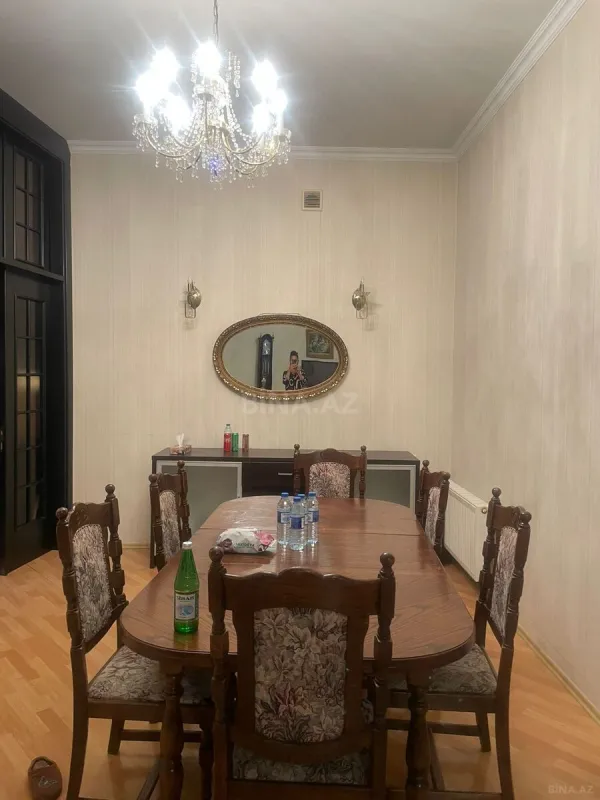 Satılır 6 otaqlı həyət evi 202 m²