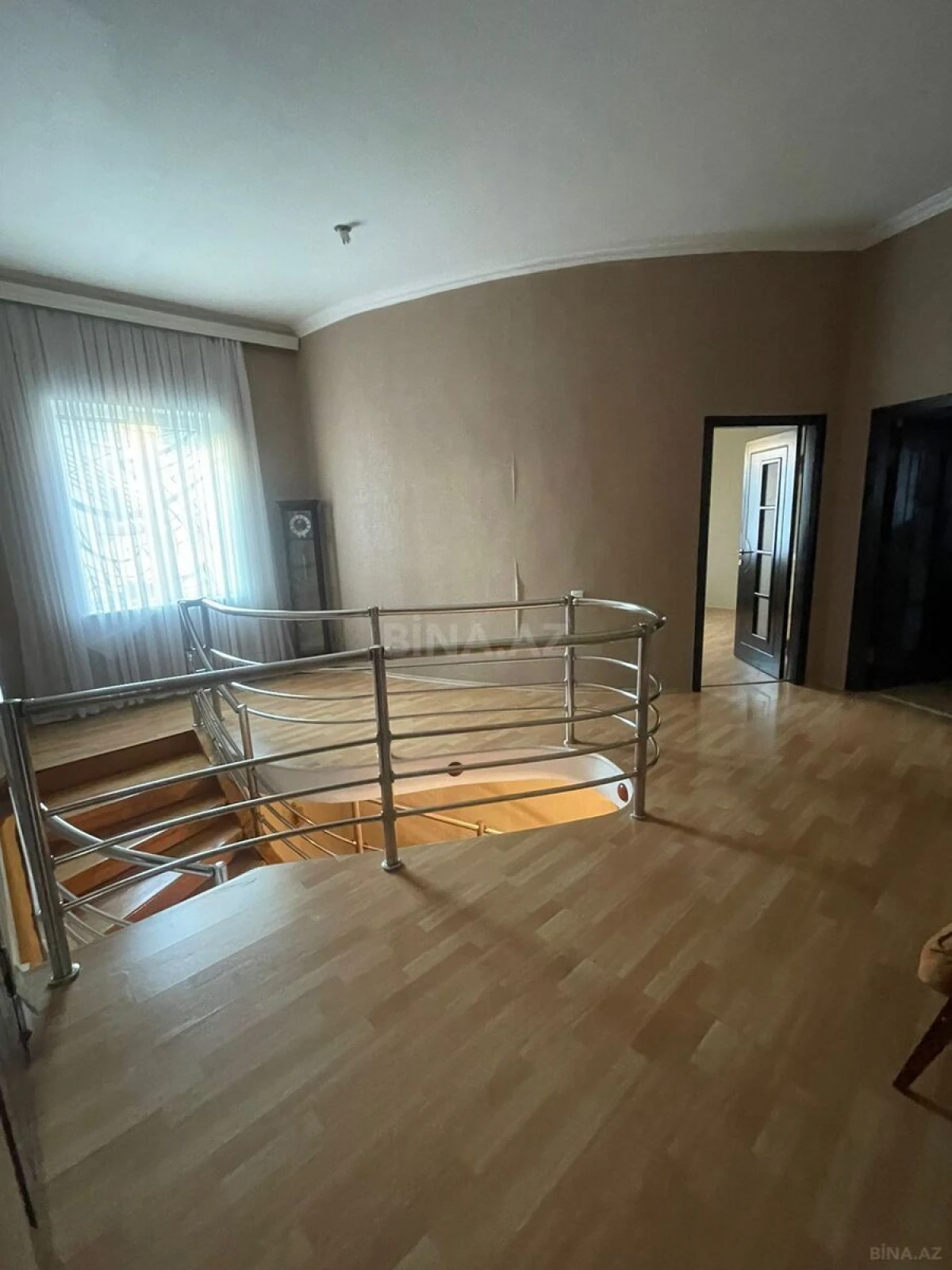 Satılır 6 otaqlı həyət evi 202 m²