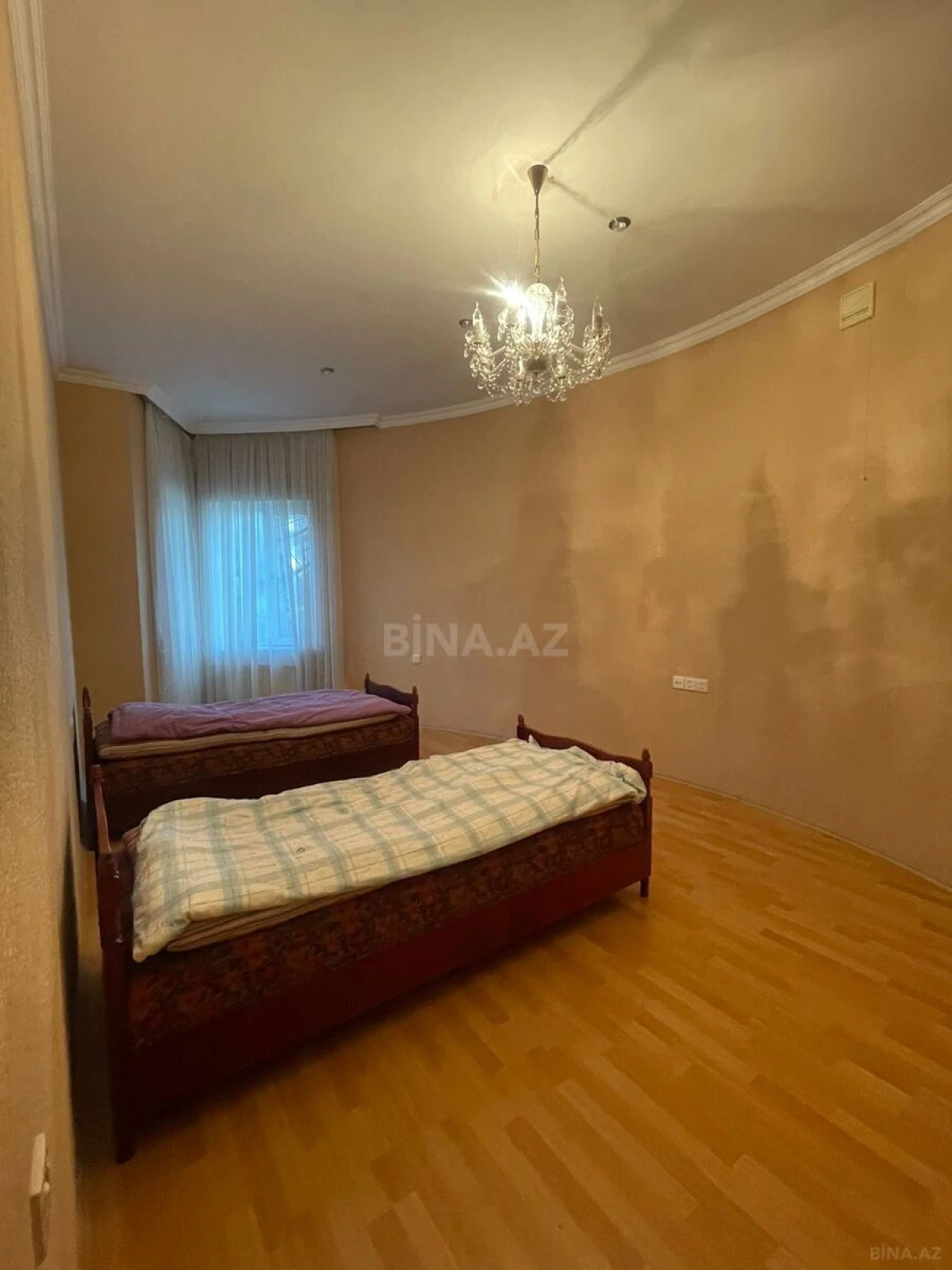 Satılır 6 otaqlı həyət evi 202 m²
