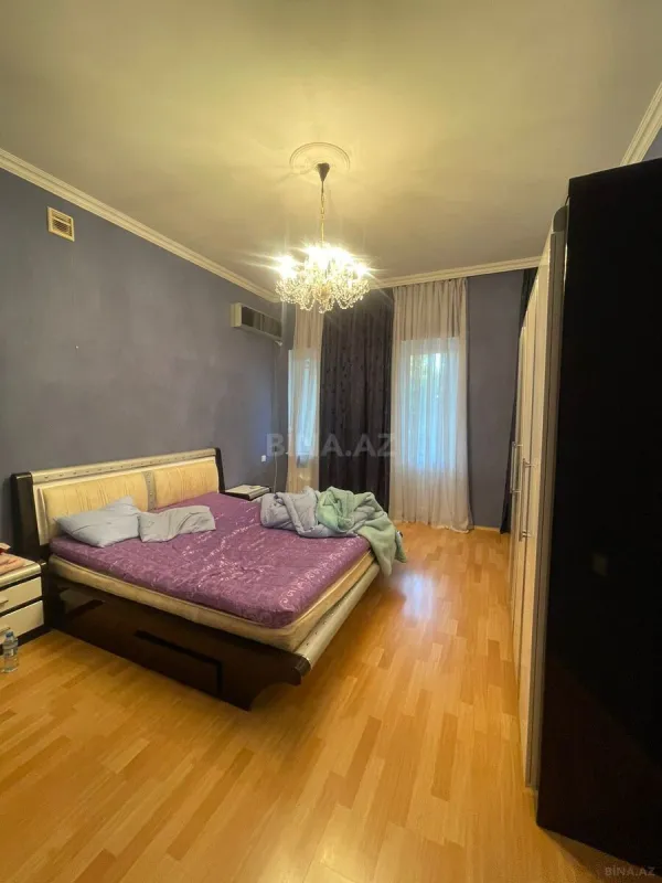 Satılır 6 otaqlı həyət evi 202 m²