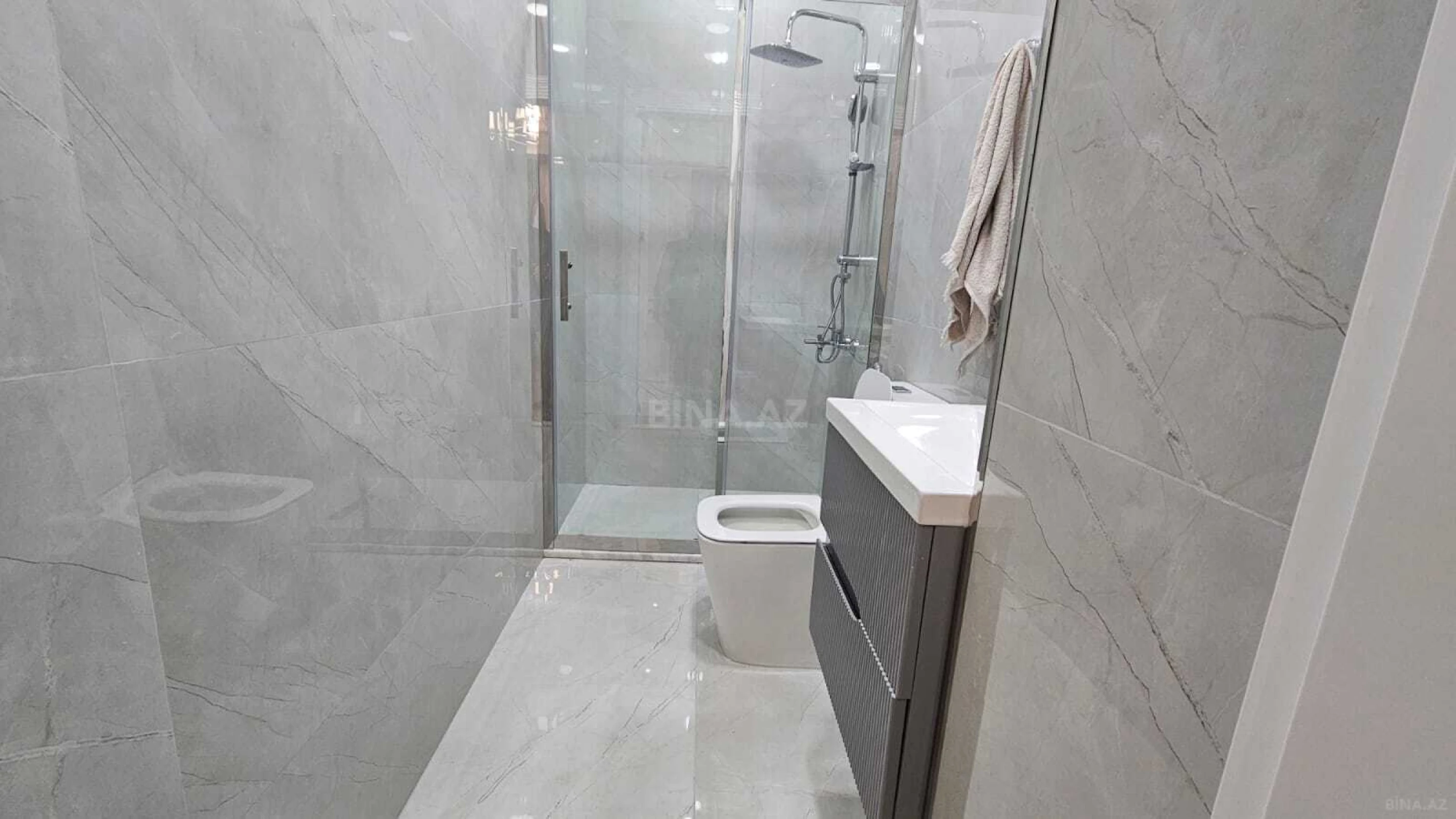 Kirayə verilir 4 otaqlı mənzil 140 m²