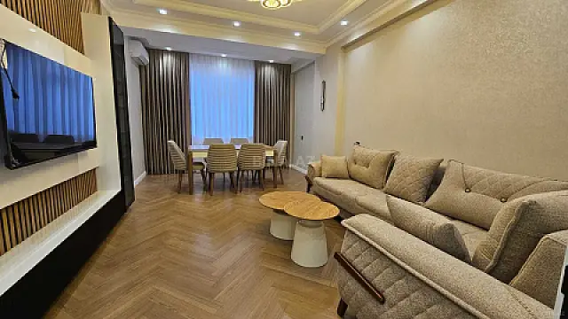 Kirayə verilir 4 otaqlı mənzil 140 m² — Bakı, Yasamal qəs. 4 otaq 140.00 m²