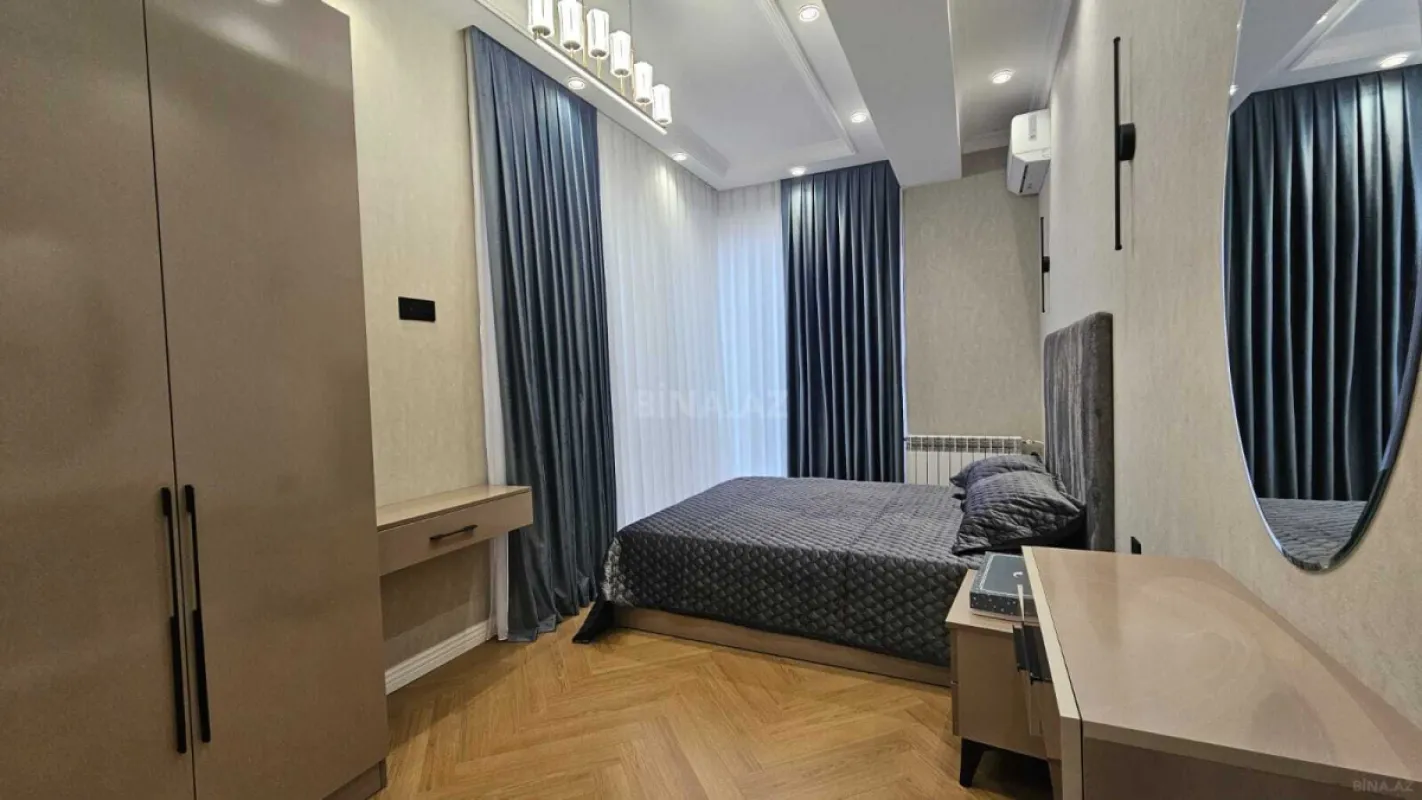 Kirayə verilir 4 otaqlı mənzil 140 m²