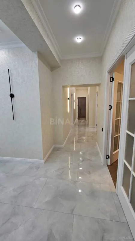 Kirayə verilir 4 otaqlı mənzil 140 m²
