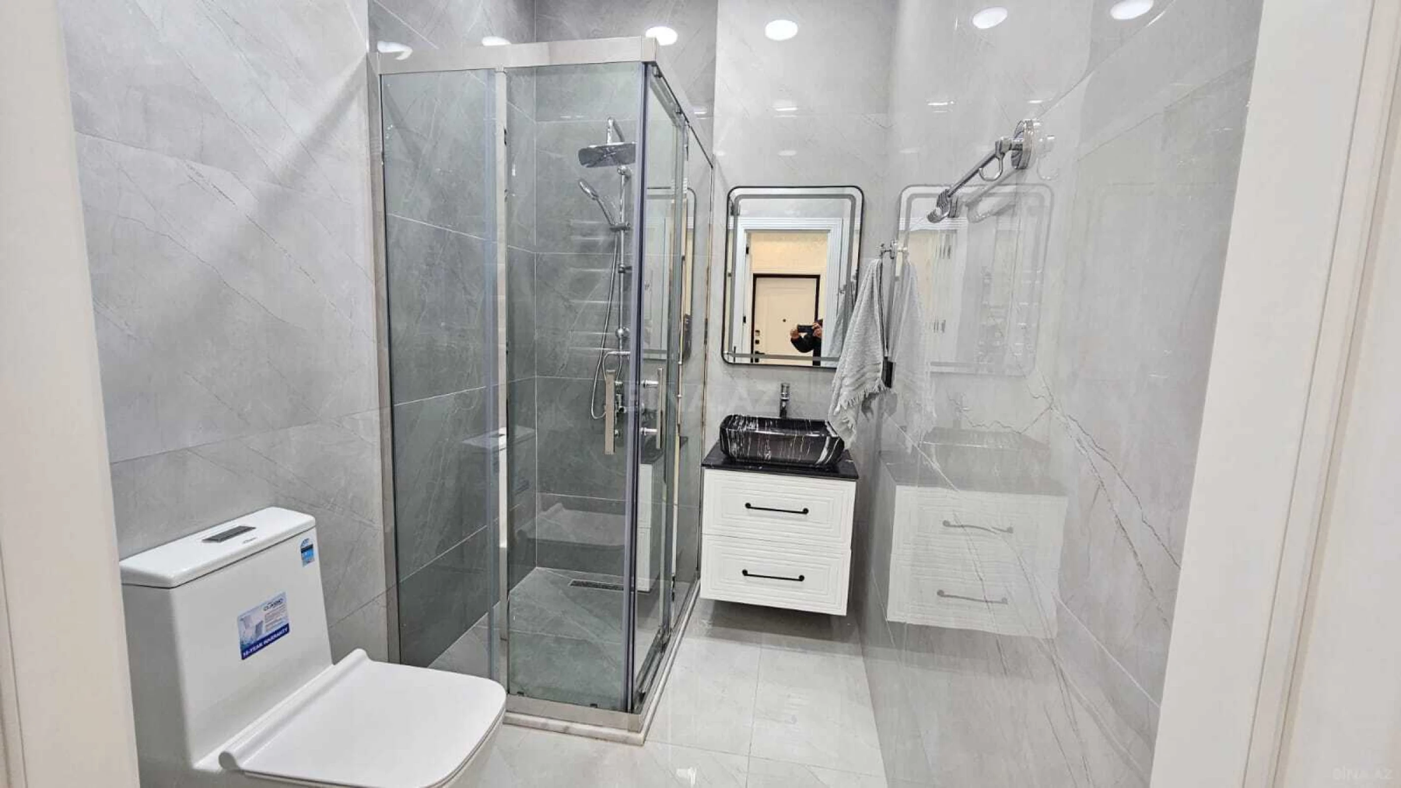 Kirayə verilir 4 otaqlı mənzil 140 m²