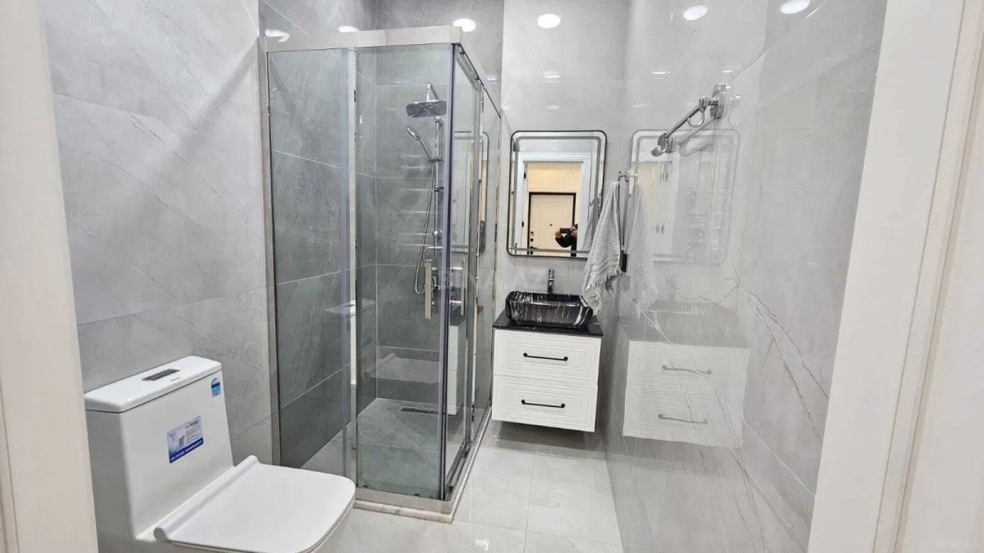 Kirayə verilir 4 otaqlı mənzil 140 m²