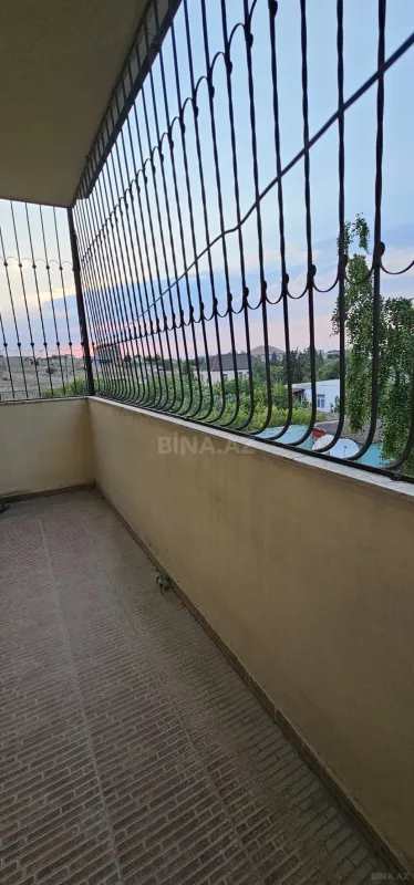 Satılır 9 otaqlı həyət evi 420 m²